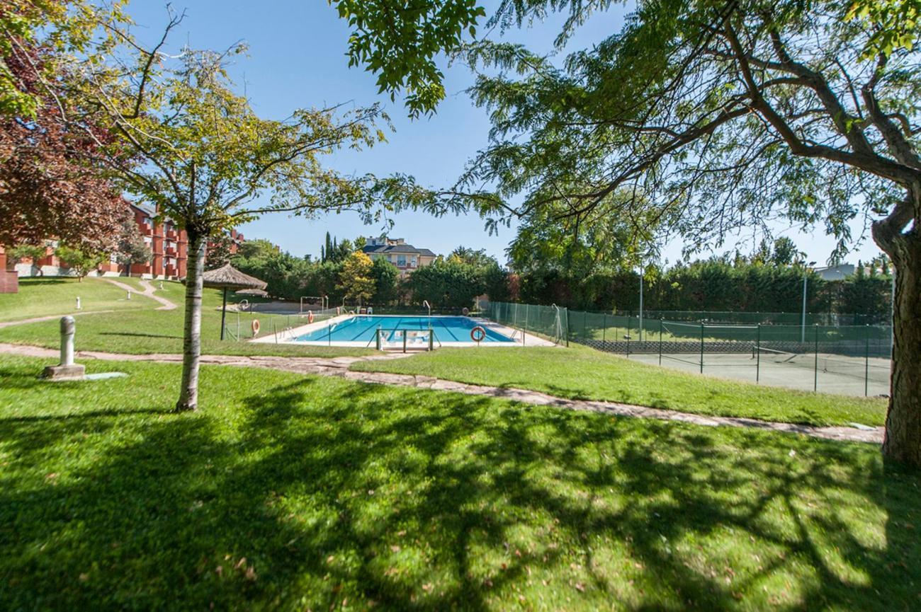 Elegante Con Parking Y Gym En Urbanizacion De Lujo En Aravaca *