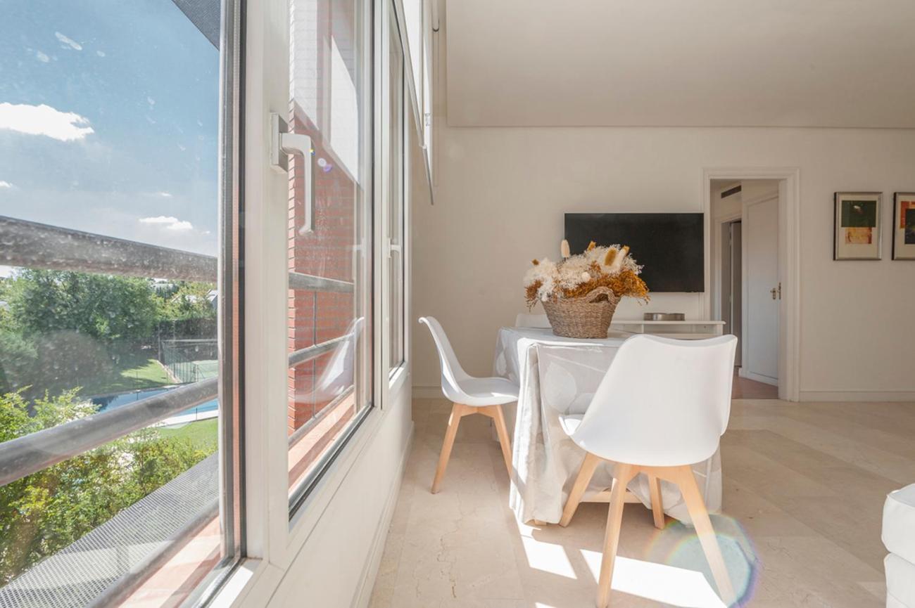 Apartamento Elegante Con Parking Y Gym En Urbanizacion De Lujo En Aravaca